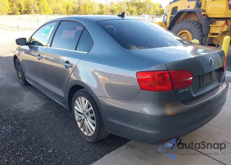 2011 Volkswagen Jetta 2.5L Sel z USA, uszkodzony, nr VIN 3VWLZ7AJ4BM074702